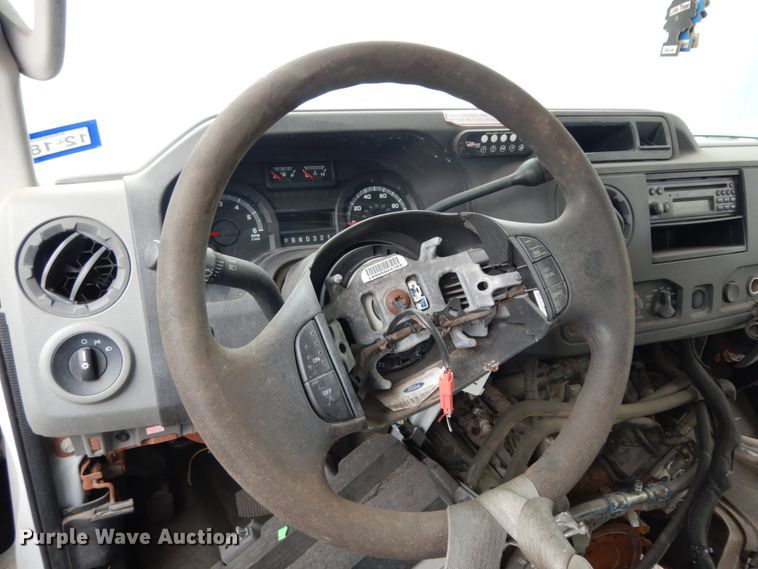 image for item DM2935 2009 Ford E450  shuttle bus