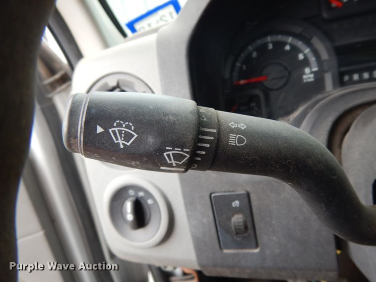 image for item DM2935 2009 Ford E450  shuttle bus