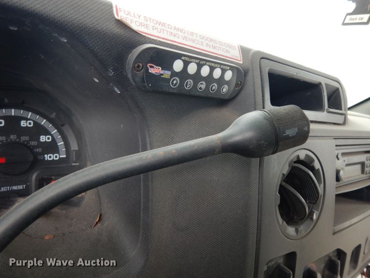 image for item DM2935 2009 Ford E450  shuttle bus