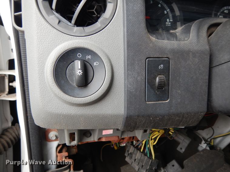 image for item DM2935 2009 Ford E450  shuttle bus