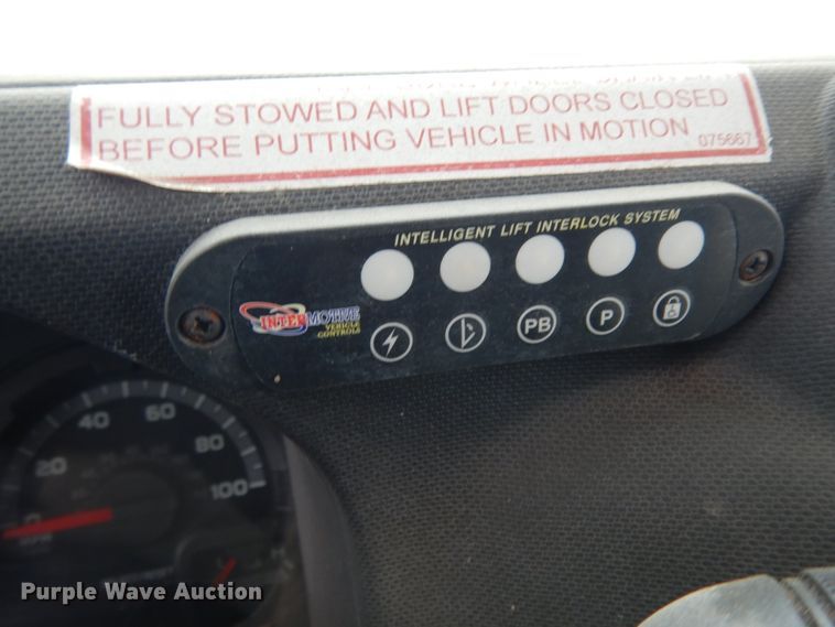 image for item DM2935 2009 Ford E450  shuttle bus