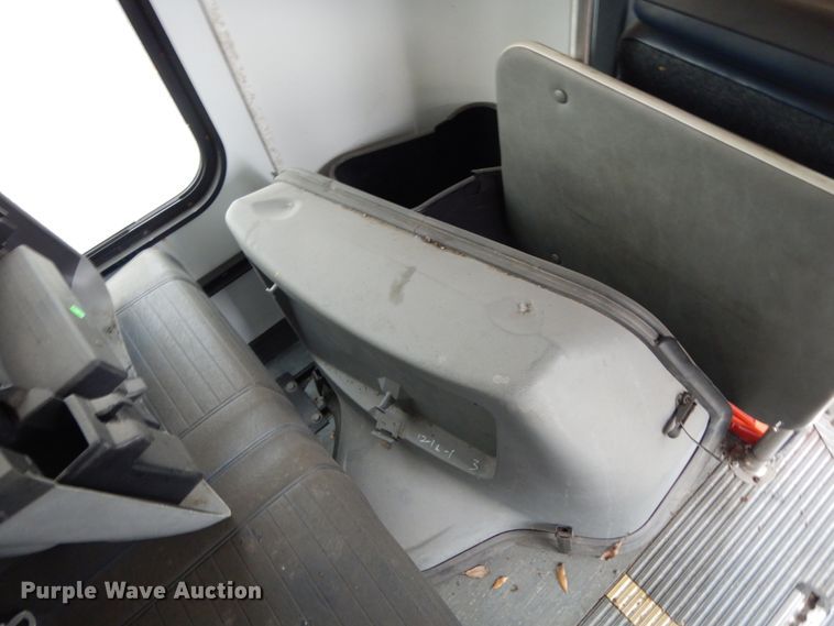 image for item DM2935 2009 Ford E450  shuttle bus