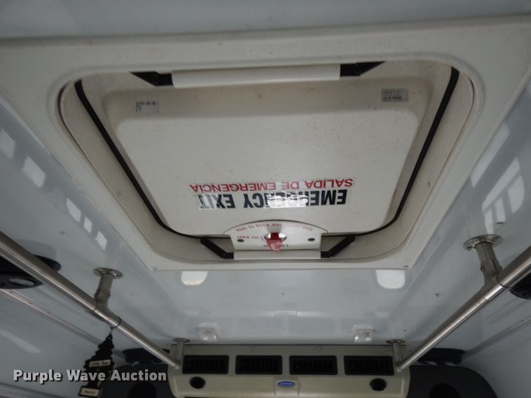 image for item DM2935 2009 Ford E450  shuttle bus