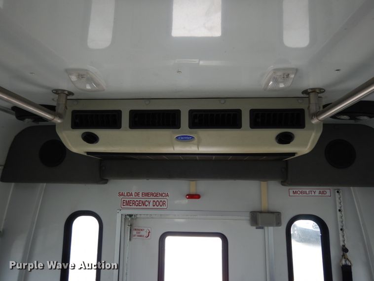 image for item DM2935 2009 Ford E450  shuttle bus