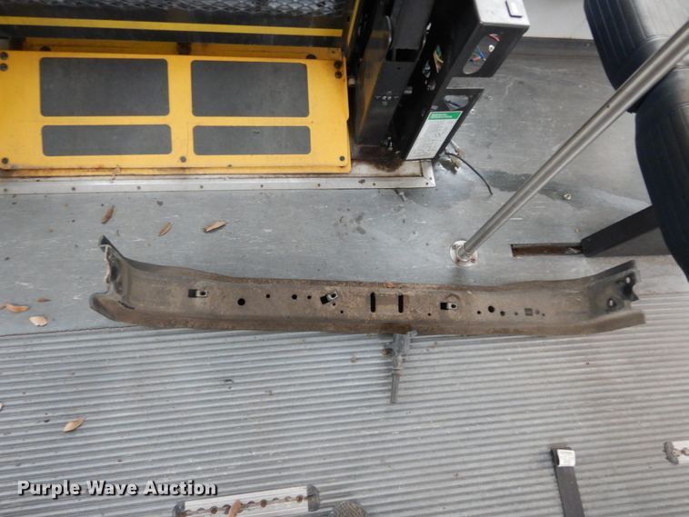 image for item DM2935 2009 Ford E450  shuttle bus