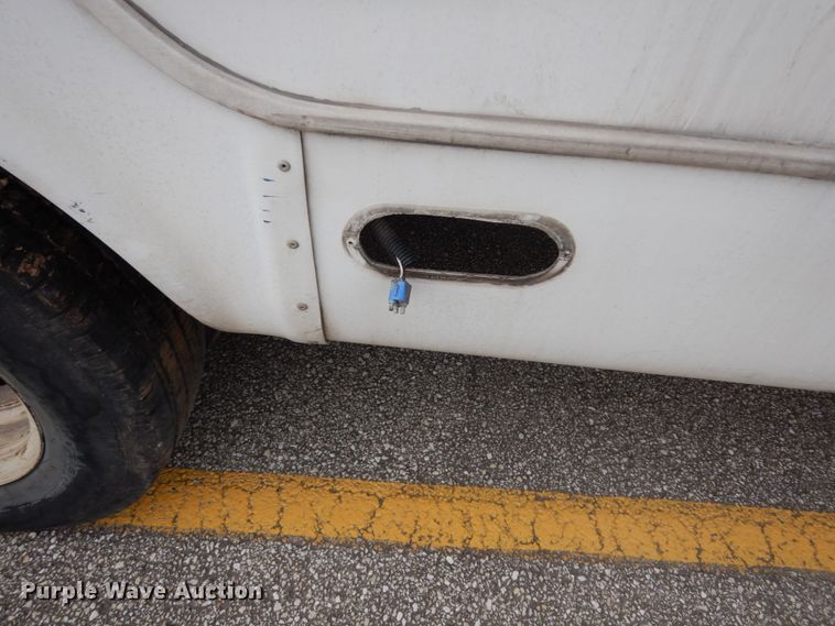 image for item DM2935 2009 Ford E450  shuttle bus