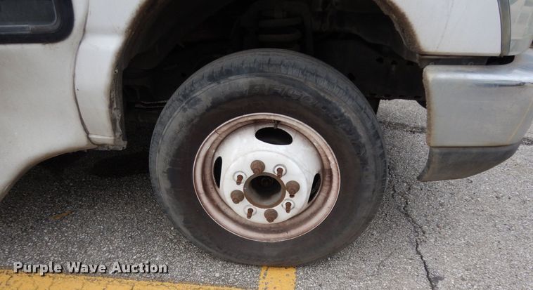 image for item DM2935 2009 Ford E450  shuttle bus