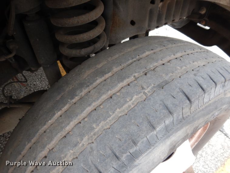 image for item DM2935 2009 Ford E450  shuttle bus