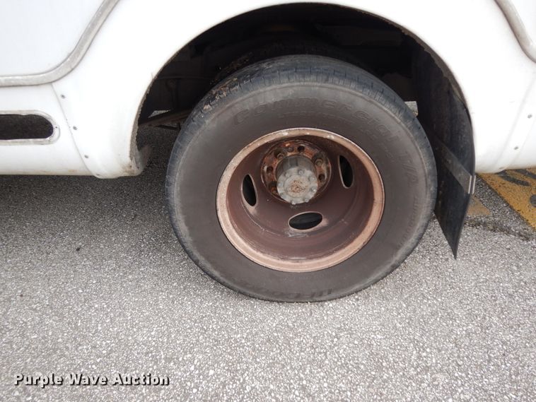 image for item DM2935 2009 Ford E450  shuttle bus