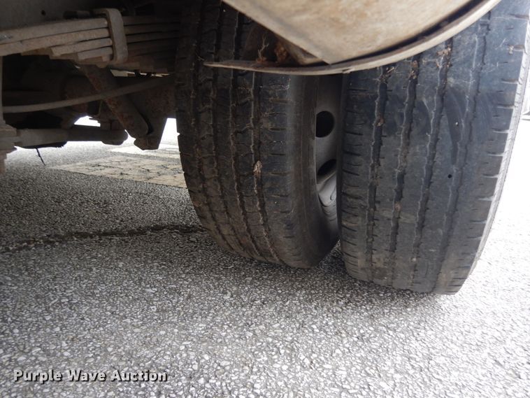 image for item DM2935 2009 Ford E450  shuttle bus