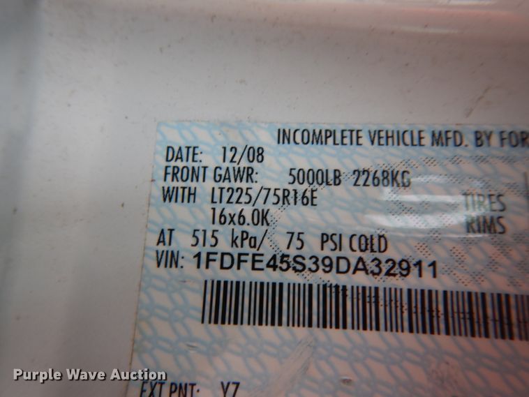 image for item DM2935 2009 Ford E450  shuttle bus