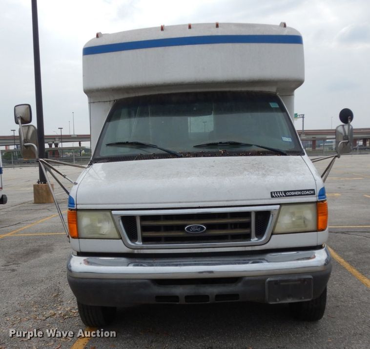 image for item DM2936 2006 Ford E350 Super Duty  shuttle bus