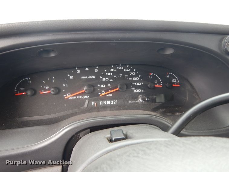 image for item DM2936 2006 Ford E350 Super Duty  shuttle bus