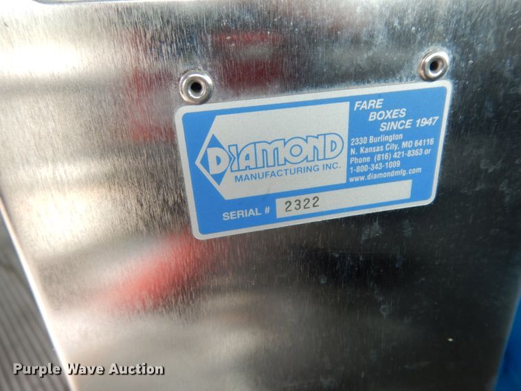 image for item DM2936 2006 Ford E350 Super Duty  shuttle bus