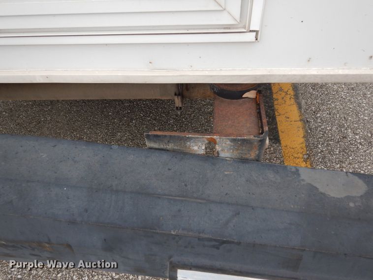 image for item DM2936 2006 Ford E350 Super Duty  shuttle bus