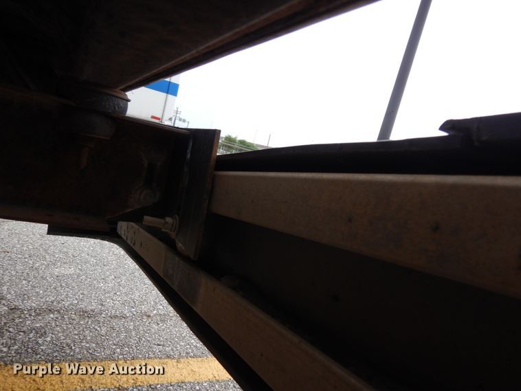 image for item DM2936 2006 Ford E350 Super Duty  shuttle bus