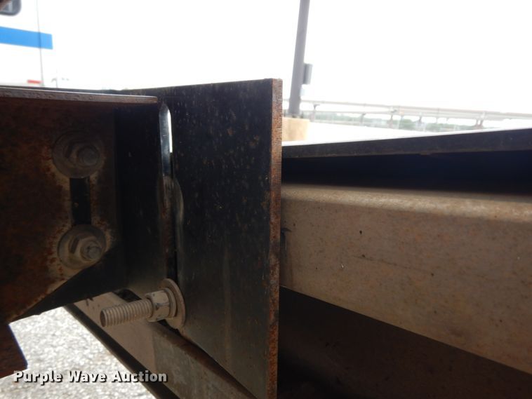 image for item DM2936 2006 Ford E350 Super Duty  shuttle bus