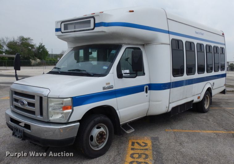 image for item DM2938 2009 Ford E450  shuttle bus
