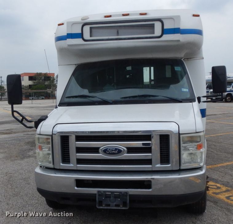 image for item DM2938 2009 Ford E450  shuttle bus