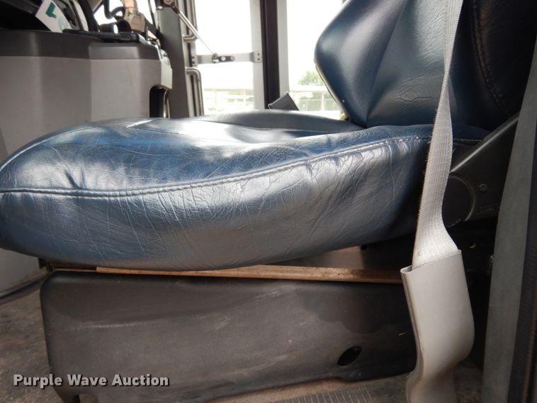 image for item DM2938 2009 Ford E450  shuttle bus