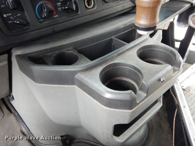 image for item DM2938 2009 Ford E450  shuttle bus