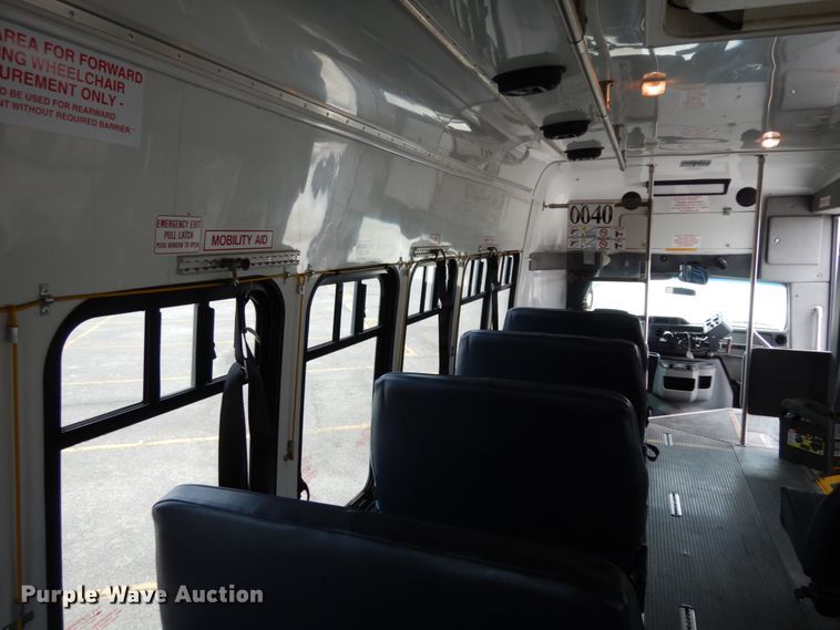 image for item DM2938 2009 Ford E450  shuttle bus