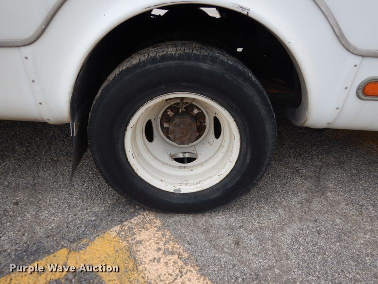 image for item DM2938 2009 Ford E450  shuttle bus