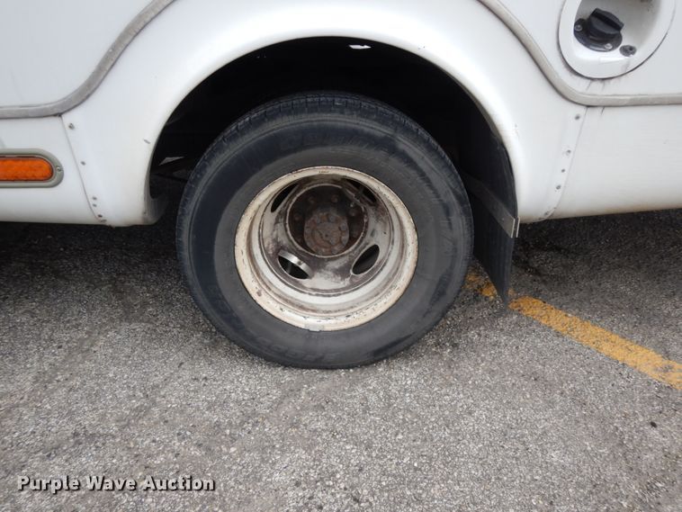 image for item DM2938 2009 Ford E450  shuttle bus