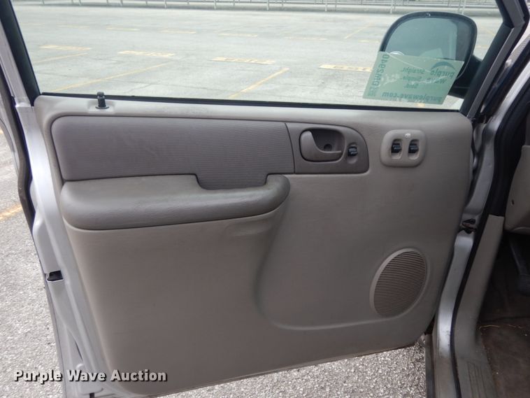 image for item DM2940 2002 Dodge Caravan  van