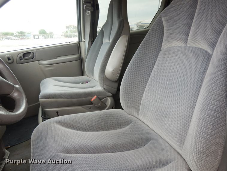 image for item DM2940 2002 Dodge Caravan  van