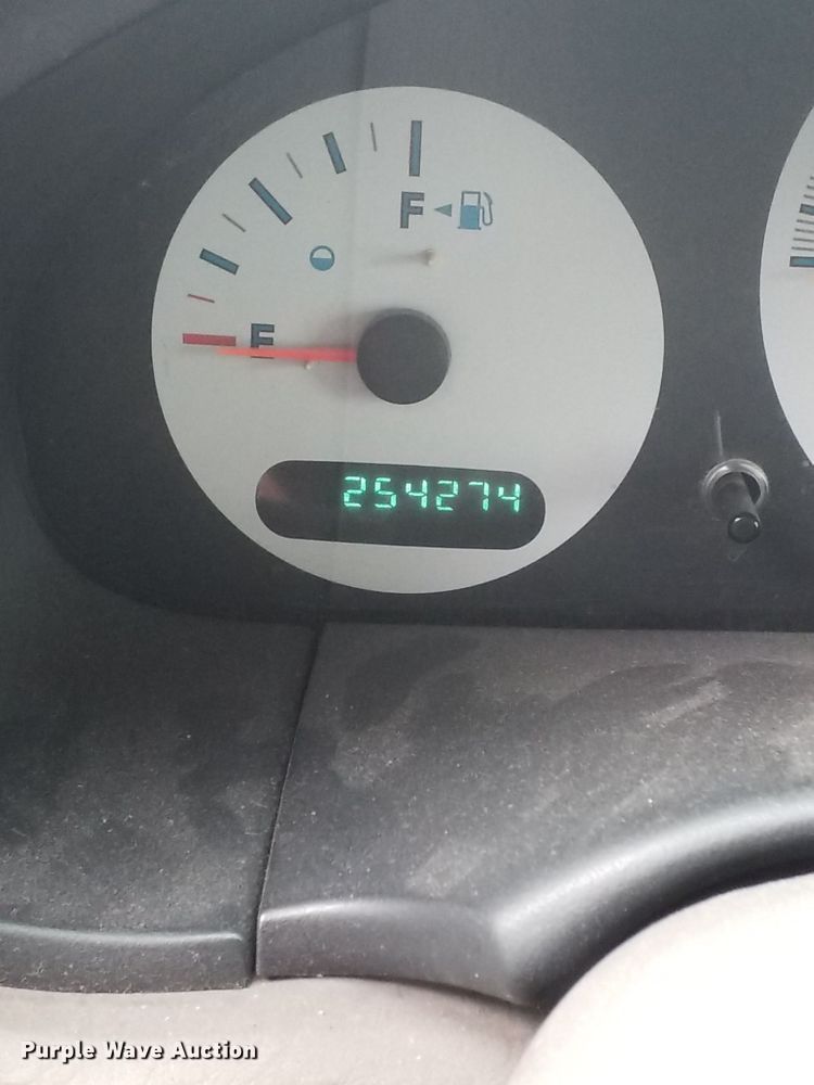 image for item DM2940 2002 Dodge Caravan  van