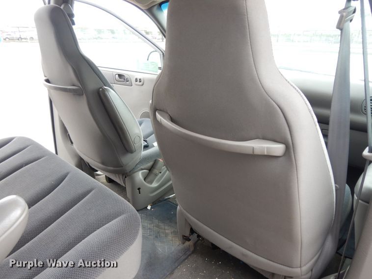 image for item DM2940 2002 Dodge Caravan  van