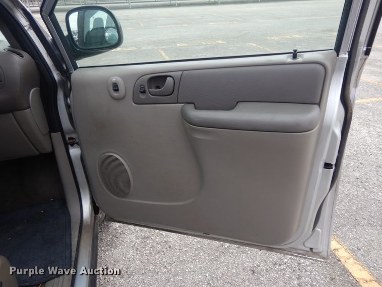 image for item DM2940 2002 Dodge Caravan  van