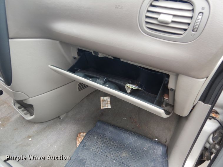 image for item DM2940 2002 Dodge Caravan  van