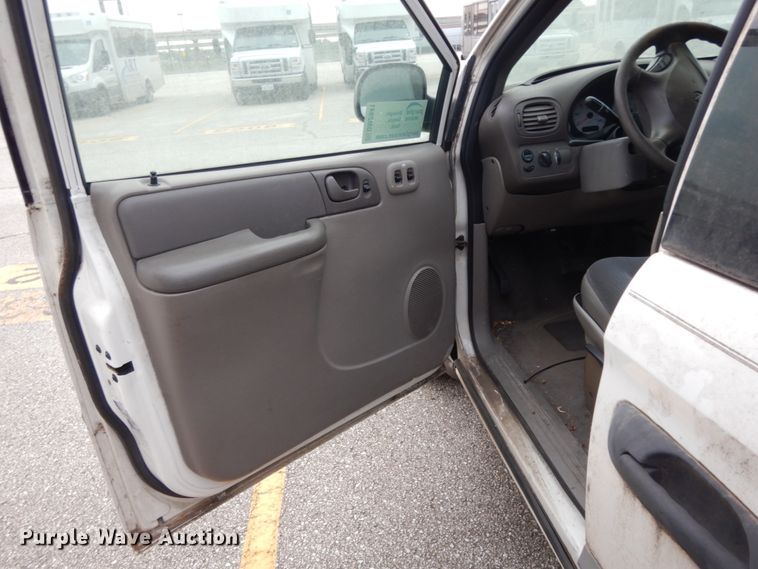 image for item DM2941 2002 Dodge Caravan  van