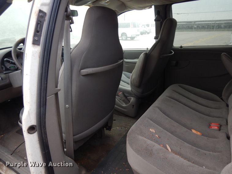 image for item DM2941 2002 Dodge Caravan  van
