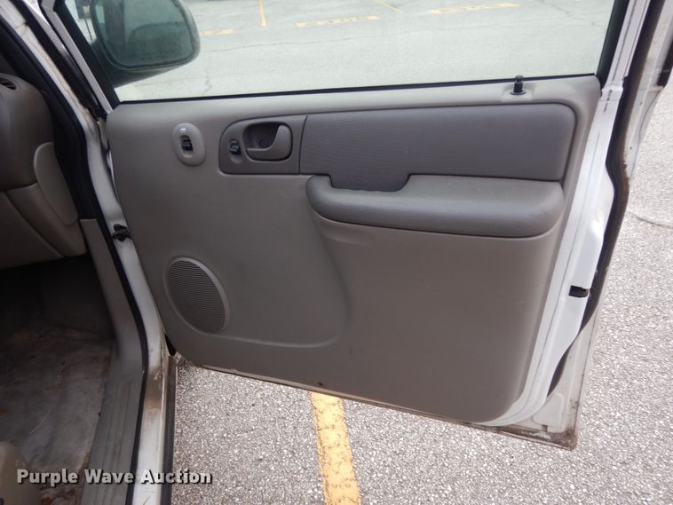 image for item DM2941 2002 Dodge Caravan  van