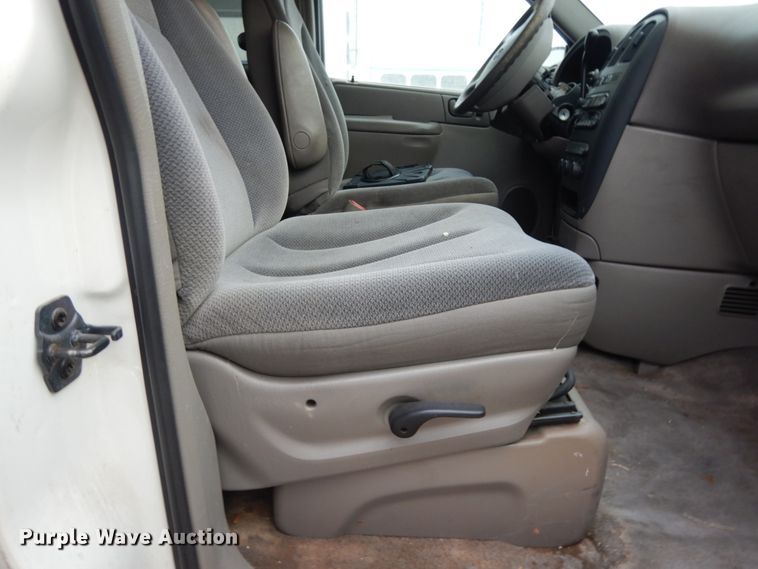 image for item DM2941 2002 Dodge Caravan  van