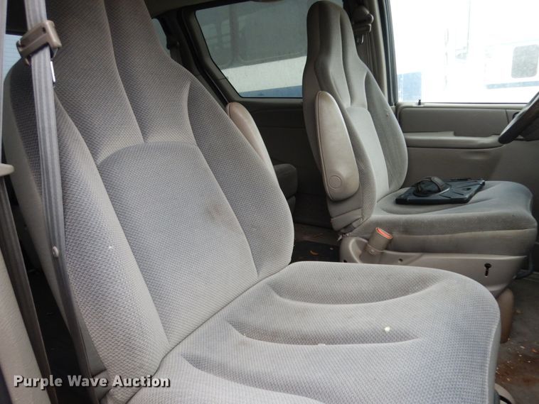 image for item DM2941 2002 Dodge Caravan  van