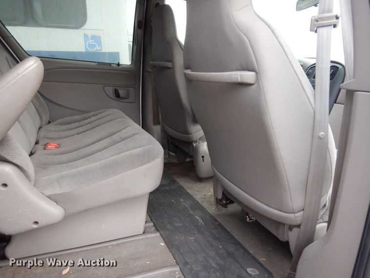 image for item DM2941 2002 Dodge Caravan  van