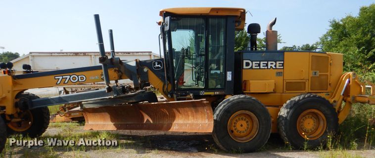 image for item DM3921 2009 John Deere 770D  motor grader