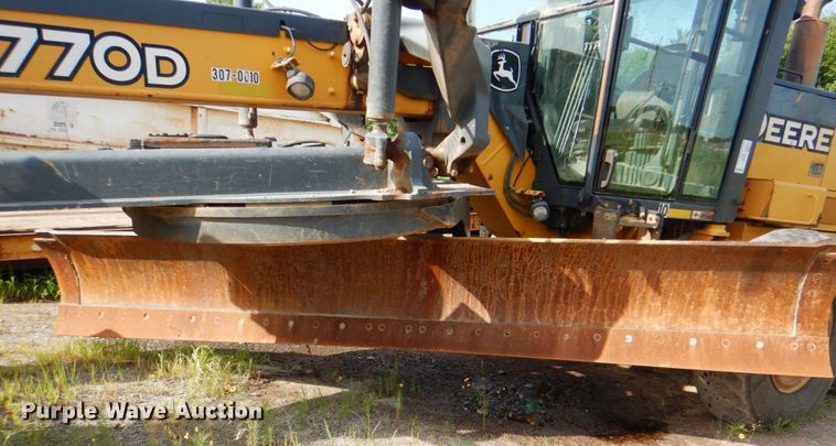 image for item DM3921 2009 John Deere 770D  motor grader