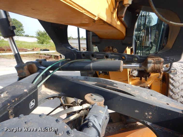 image for item DM3922 2011 John Deere 672G  motor grader
