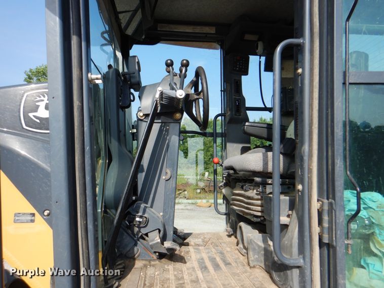 image for item DM3922 2011 John Deere 672G  motor grader