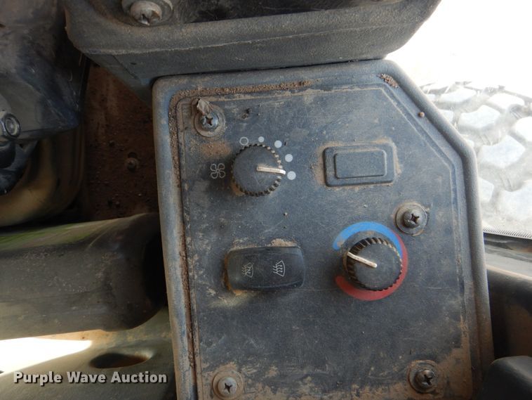 image for item DM3922 2011 John Deere 672G  motor grader