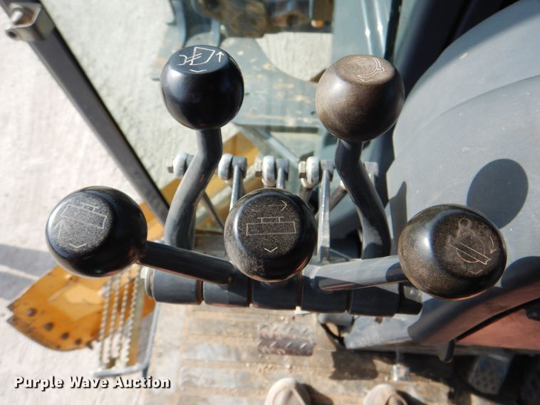 image for item DM3922 2011 John Deere 672G  motor grader