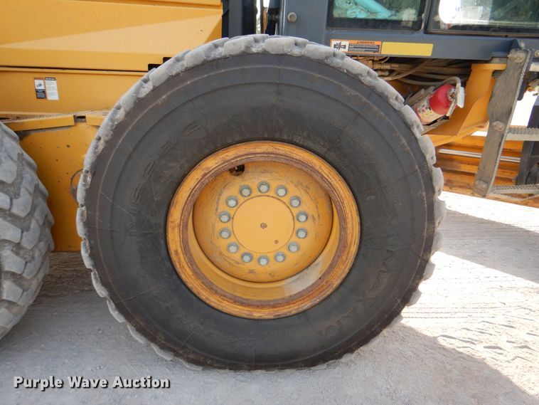 image for item DM3922 2011 John Deere 672G  motor grader