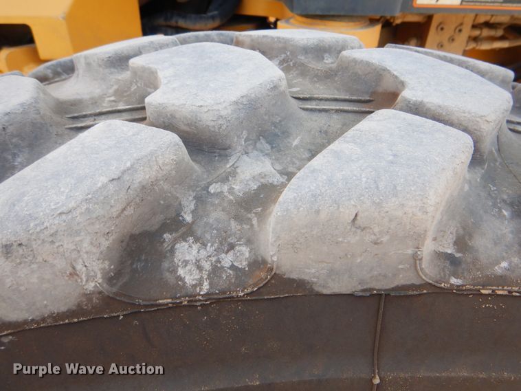 image for item DM3922 2011 John Deere 672G  motor grader