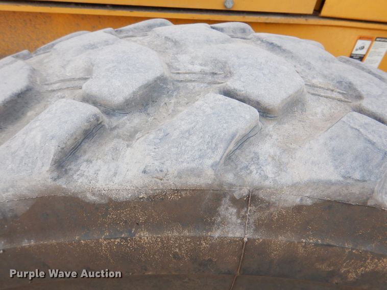 image for item DM3922 2011 John Deere 672G  motor grader