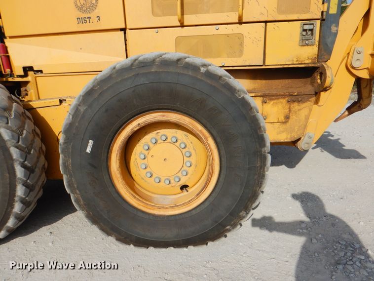 image for item DM3922 2011 John Deere 672G  motor grader